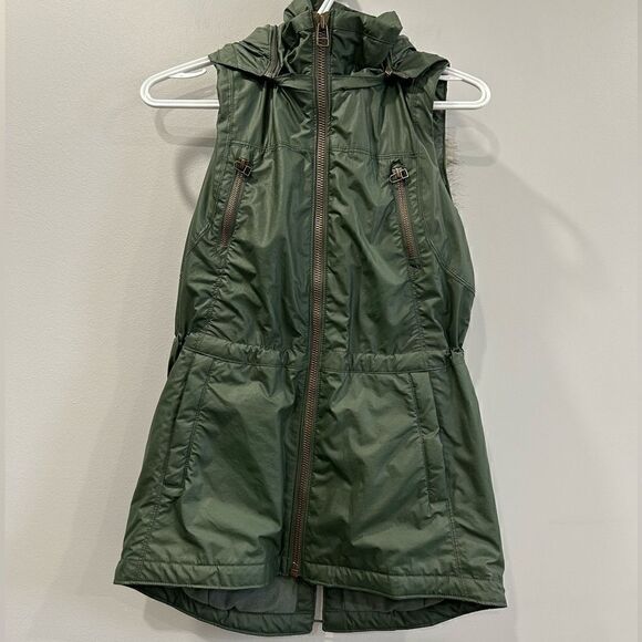Athleta Alpine Air Vest with Removable Fur Hood in Army Green - Picture 3 of 14